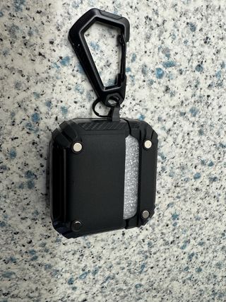 Funda AirPods Pro 3 Negra con Mosquetón