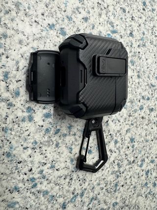 Funda AirPods Pro 3 Negra con Mosquetón