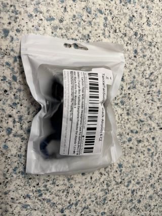 Funda AirPods Pro 3 Negra con Mosquetón