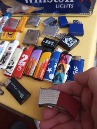 Scatola di accendini vintage Winston in metallo