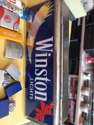 Scatola di accendini vintage Winston in metallo