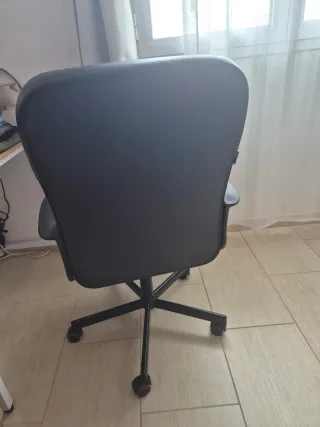 Silla de escritorio de piel sintetica negra