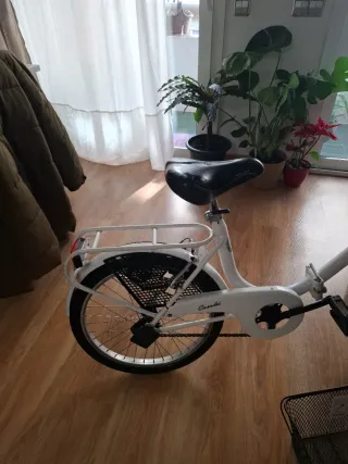 Bicicleta pieghevole bianca