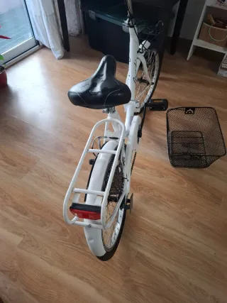 Bicicleta pieghevole bianca