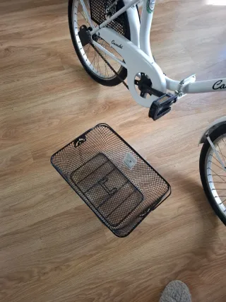 Bicicleta pieghevole bianca