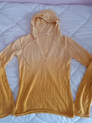 Jersey blanco con cremalleras y amarillo