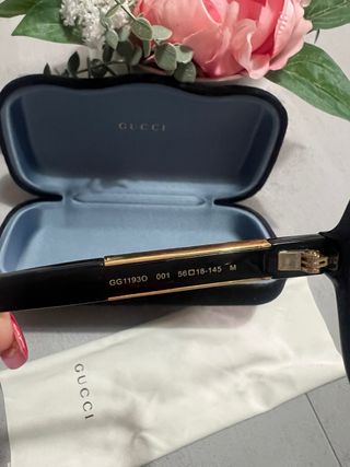 Gafas Gucci Negras y Doradas