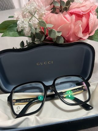 Gafas Gucci Negras y Doradas