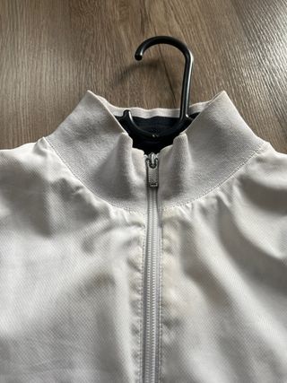 Chaqueta deportiva Lacoste blanca y azul