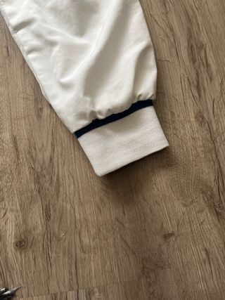 Chaqueta deportiva Lacoste blanca y azul