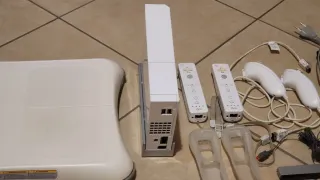 Nintendo Wii con pedana e 2  controller e 2 nunk