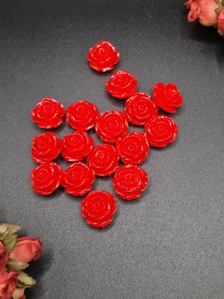 Roselline rosse in resina