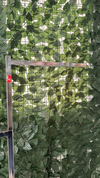 Perchero de aluminio con dos brazos