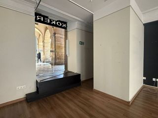 Local comercial en alquiler en Casco Viejo en Vitoria-Gasteiz