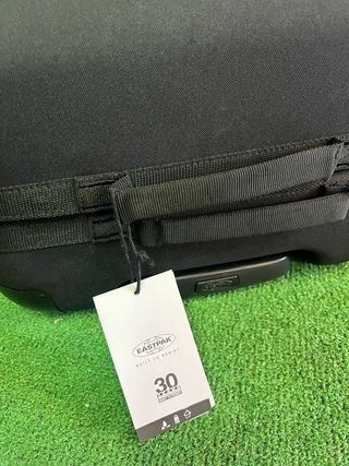 Maleta EASTPAK TRANZSHELL L negra, 75L