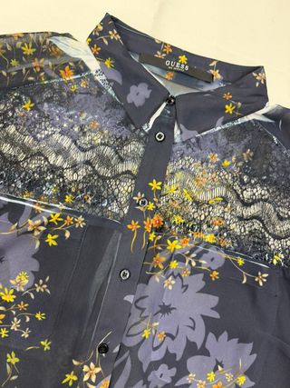Blusa Guess floral manga larga talla M