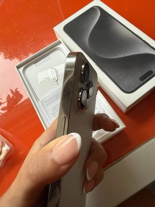 IPhone 14 Pro Max en color blanco plateado