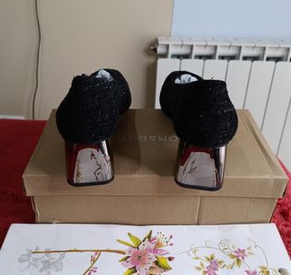 Elegantes Zapatos Tacón Negros y plateado Talla 39