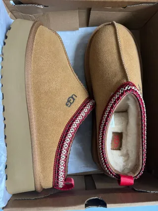 Botas UGG Marrones y Rojas