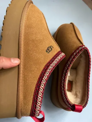 Botas UGG Marrones y Rojas