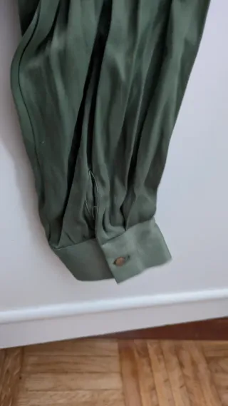 Vestido verde Zara con cinturón