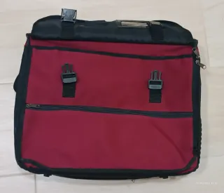 Maletín documentos y ropa negro/burdeos