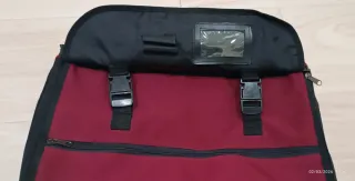 Maletín documentos y ropa negro/burdeos