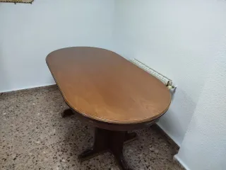 Antico tavolo da pranzo in noce