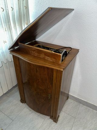 Máquina de coser Singer antigua