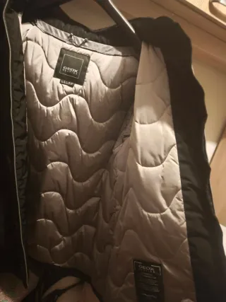 Abrigo Geox Negro con Capucha y Pelo