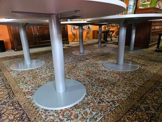 Mesas redondas de reunião - Tampo em madeira e pé