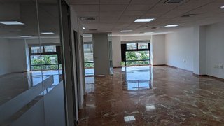 Oficina en alquiler en Almeda - El Corte Inglés en Cornellà de Llobregat