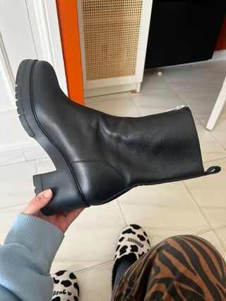 Botas de piel negras con cremallera