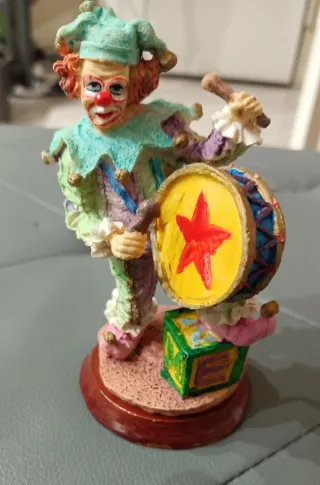 Statuina Clown in resina dipinto a mano