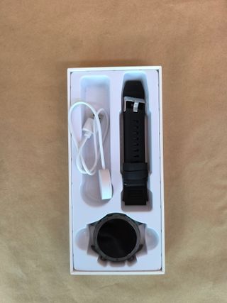 Smartwatch deportivo con correa + cargador - Nuevo