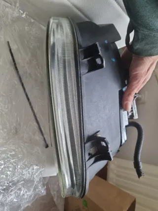 Faro Izquierdo Xenon Golf 4 GTI