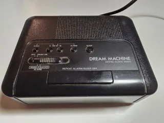 Radio Reloj Digital Dream Machine Vintage de SONY.