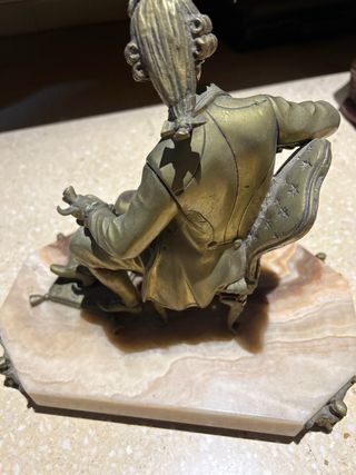 Figura antigua bronce y alabastro hecha a mano