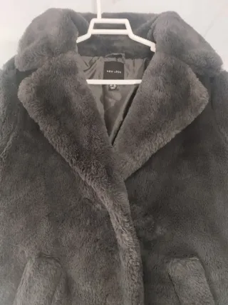 Abrigo pelo New Look gris talla 38