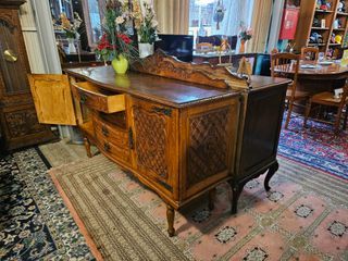 Aparador antigo em madeira