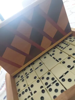 Dominó Caja Madera Antigua Firma Artesanal