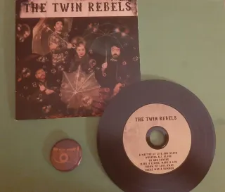Cd  The Twin Rebels + chapa Rock&roll  psicodelia
