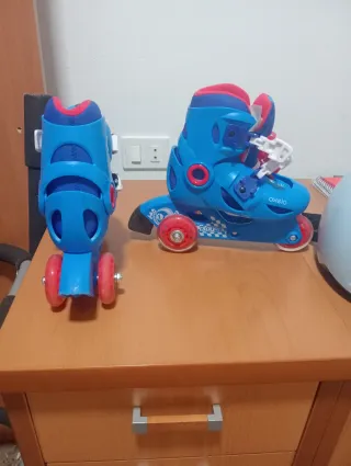 Patines infantiles con casco y protecciones