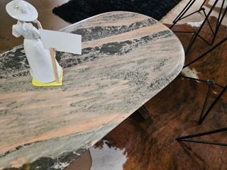 Mesa centro oval madeira maciça e pedra