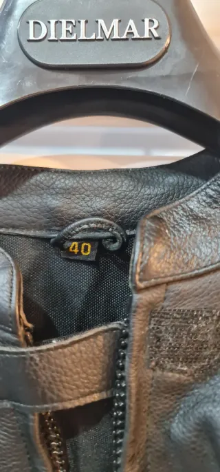 Chaqueta de cuero para moto con protecciones