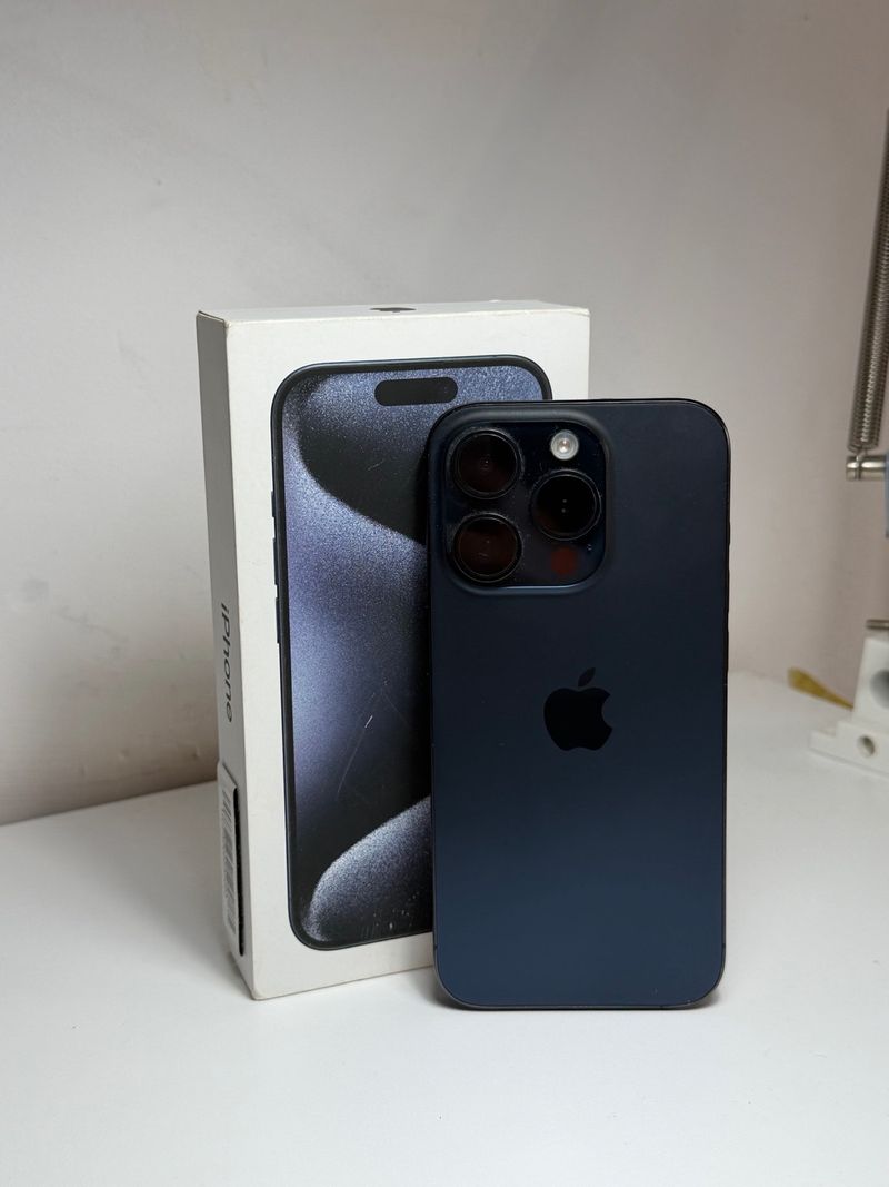 iPhone 15 Pro Azul Marino