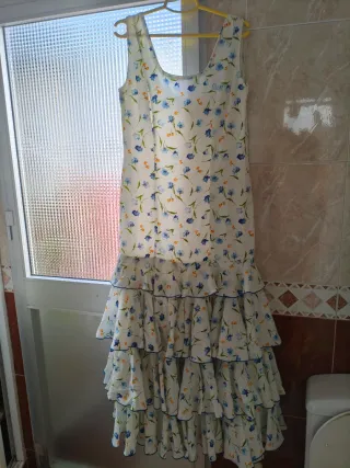 Traje de flamenca volantes flores