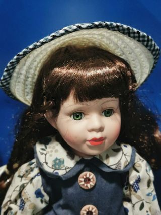 2 bambole, 30 cm. collezione