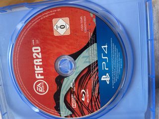 Consola PS4 Negra + 3 Juegos