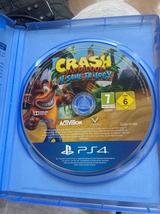 Consola PS4 Negra + 3 Juegos